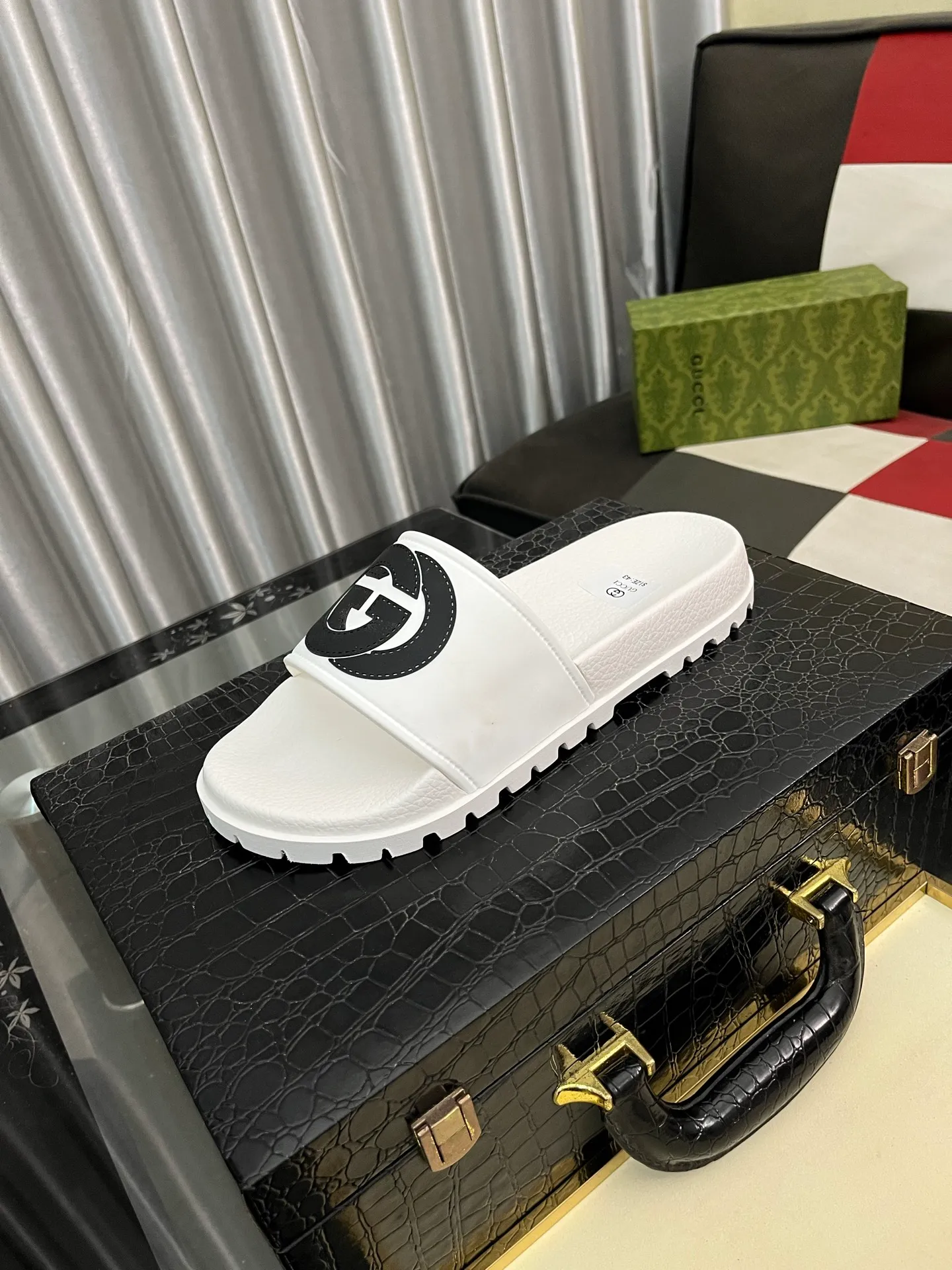 Men's men's shoes💰260⌚️⌚️ＧＵＣＣＩ.Gucci.Official website 1:1 popular slippers hot sale! Original original material 🩴 SIZE: 38-46 (45.46 non-refundable)